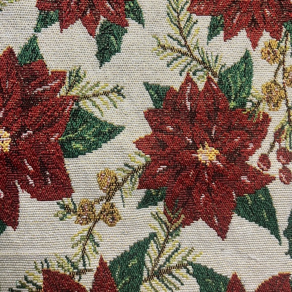 NWT-- 4 Tapestry Christmas Poinsettia Placemats - Picture 1 of 4